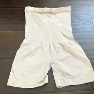 Blanqi Everyday Maternity Belly Support girlshort